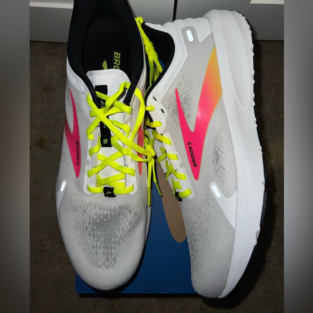BRAND NEW Brooks Mens Launch 9 Running, Size 13